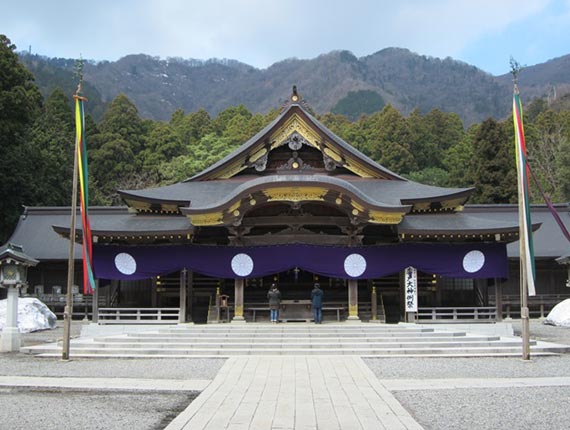 Yahiko Shrine